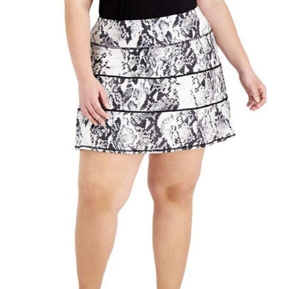 Ideology Pants - ID Ideology White Black Snake Print Tiered Skort Plus Size 2X NWT